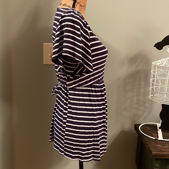 Isabel maternity top. Size small. - Picture 8 of 11